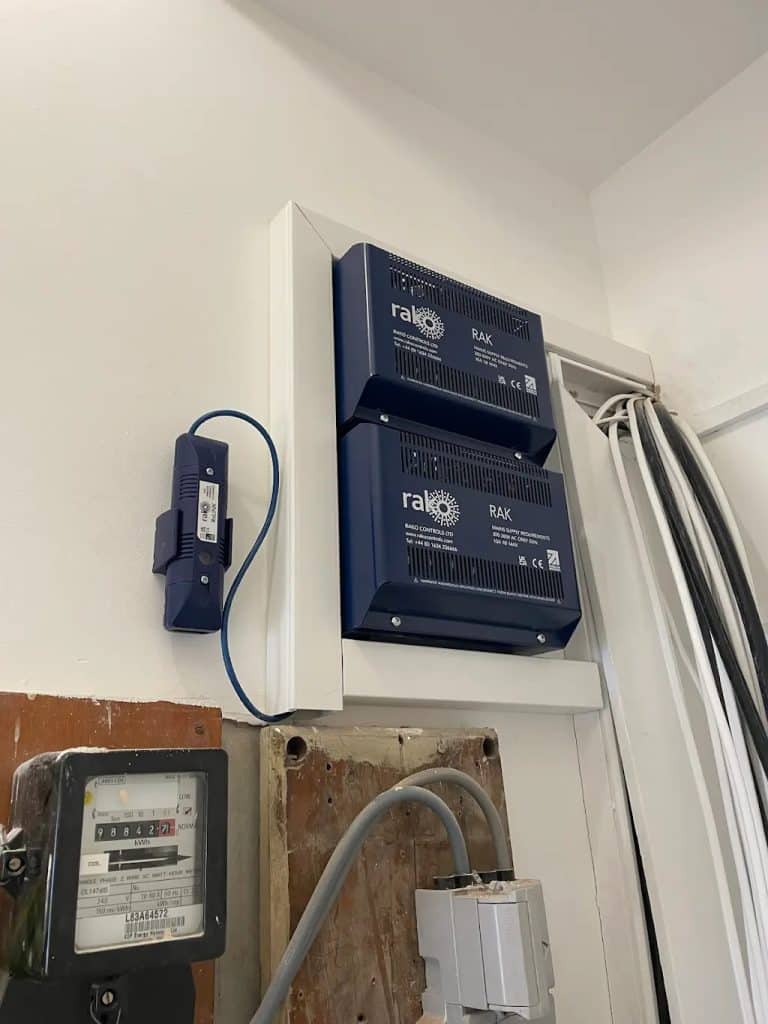 Rako vs Phillips Hue